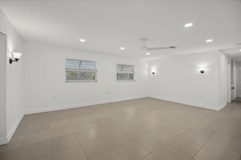 Villa ou maison à vendre à St. Lucie, Floride: 2 chambres, 146.79 m2 № 2397233 - photo 16