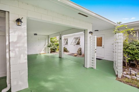Villa ou maison à vendre à St. Lucie, Floride: 2 chambres, 146.79 m2 № 2397233 - photo 4
