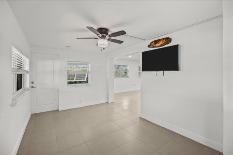 Villa ou maison à vendre à St. Lucie, Floride: 2 chambres, 146.79 m2 № 2397233 - photo 20