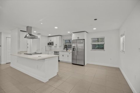 Villa ou maison à vendre à St. Lucie, Floride: 2 chambres, 146.79 m2 № 2397233 - photo 15