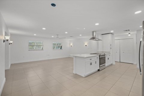 Villa ou maison à vendre à St. Lucie, Floride: 2 chambres, 146.79 m2 № 2397233 - photo 7