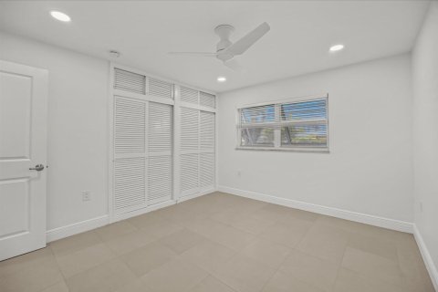 Villa ou maison à vendre à St. Lucie, Floride: 2 chambres, 146.79 m2 № 2397233 - photo 25