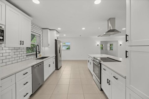Villa ou maison à vendre à St. Lucie, Floride: 2 chambres, 146.79 m2 № 2397233 - photo 8