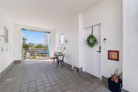 Touwnhouse à vendre à Tampa, Floride: 2 chambres, 120.4 m2 № 2200095 - photo 4