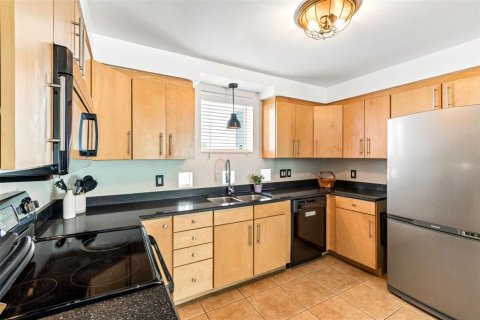 Touwnhouse à vendre à Tampa, Floride: 2 chambres, 120.4 m2 № 2200095 - photo 13