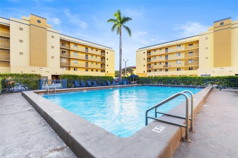Condominio en venta en Miami, Florida, 3 dormitorios, 117.06 m2 № 1691912 - foto 4