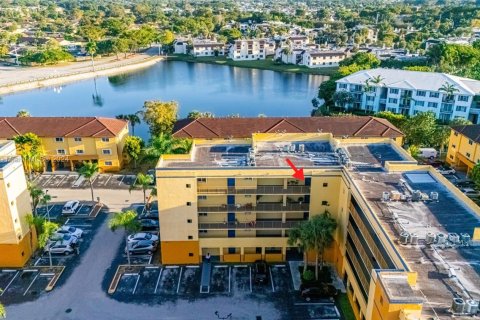 Condominio en venta en Miami, Florida, 3 dormitorios, 117.06 m2 № 1691912 - foto 1