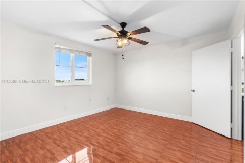 Condominio en venta en Miami, Florida, 3 dormitorios, 117.06 m2 № 1691912 - foto 20