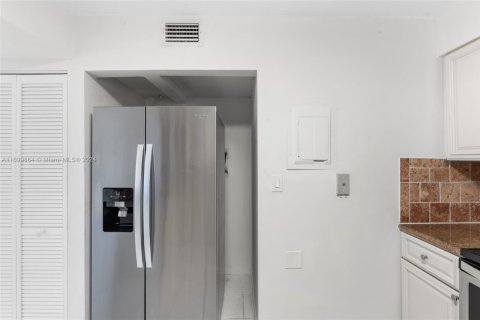 Condominio en venta en Miami, Florida, 3 dormitorios, 117.06 m2 № 1691912 - foto 19