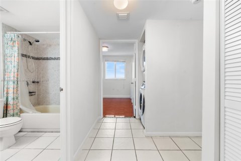 Condominio en venta en Miami, Florida, 3 dormitorios, 117.06 m2 № 1691912 - foto 30