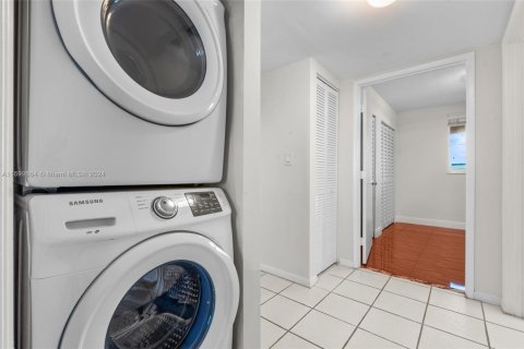Condominio en venta en Miami, Florida, 3 dormitorios, 117.06 m2 № 1691912 - foto 29