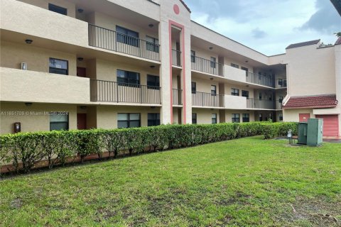 Кондоминиум с 2 спальнями в Мирамар, Флорида № 2037181