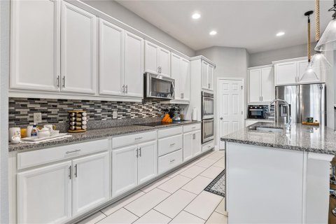 Купить виллу или дом в Уинтер-Гарден, Флорида 11 комнат, 318.38м2, № 1581212 - фото 19