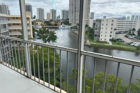Condo in Aventura, Florida, 1 bedroom  № 1874203 - photo 16