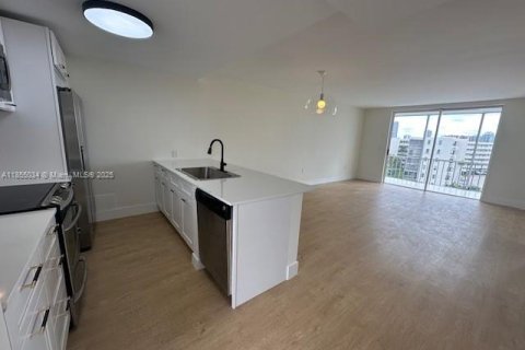 Condo in Aventura, Florida, 1 bedroom  № 1874203 - photo 1