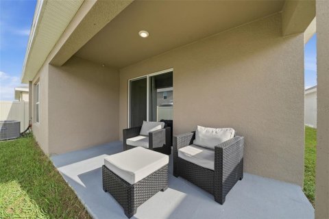 House in Zephyrhills, Florida 3 bedrooms, 147.16 sq.m. № 2235637 - photo 27