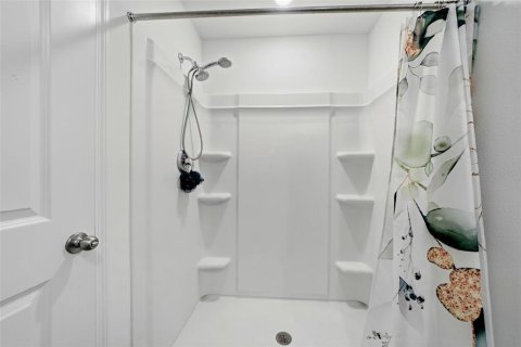 House in Zephyrhills, Florida 3 bedrooms, 147.16 sq.m. № 2235637 - photo 18