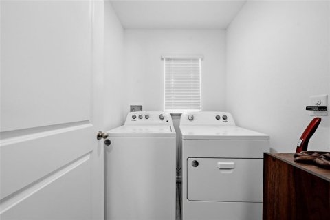 House in Zephyrhills, Florida 3 bedrooms, 147.16 sq.m. № 2235637 - photo 26