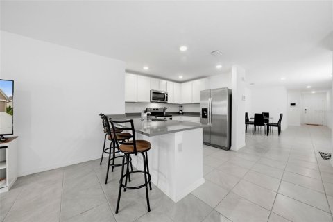 House in Zephyrhills, Florida 3 bedrooms, 147.16 sq.m. № 2235637 - photo 7