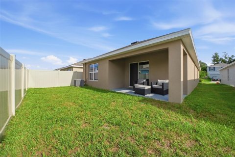 House in Zephyrhills, Florida 3 bedrooms, 147.16 sq.m. № 2235637 - photo 29