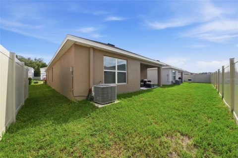 House in Zephyrhills, Florida 3 bedrooms, 147.16 sq.m. № 2235637 - photo 30