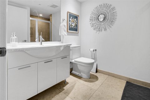 Condo in Miami, Florida, 2 bedrooms № 2080943 - photo 12