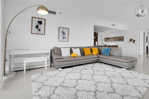 Condo in Miami, Florida, 2 bedrooms № 2080943 - photo 20