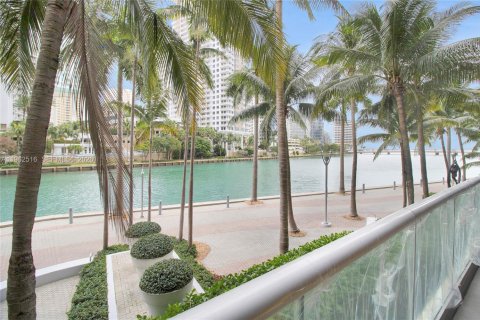Condo in Miami, Florida, 2 bedrooms № 2080943 - photo 13