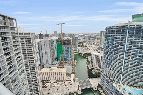 Condo in Miami, Florida, 2 bedrooms № 2080943 - photo 3