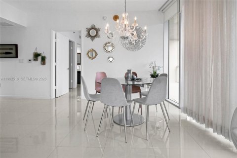 Condo in Miami, Florida, 2 bedrooms № 2080943 - photo 22