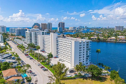 Condominio en alquiler en Fort Lauderdale, Florida, 2 dormitorios, 123.56 m2 № 1177314 - foto 1