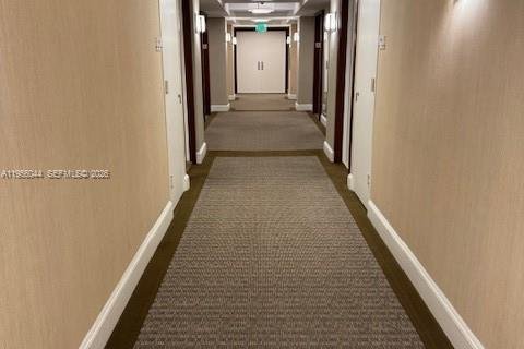 Condo in Miami Beach, Florida, 1 bedroom  № 2010825 - photo 14