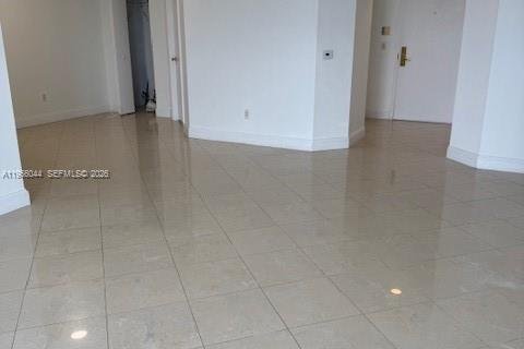 Condo in Miami Beach, Florida, 1 bedroom  № 2010825 - photo 18