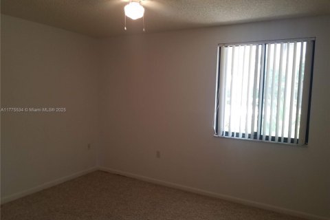 Condo in West Palm Beach, Florida, 2 bedrooms  № 1704478 - photo 13