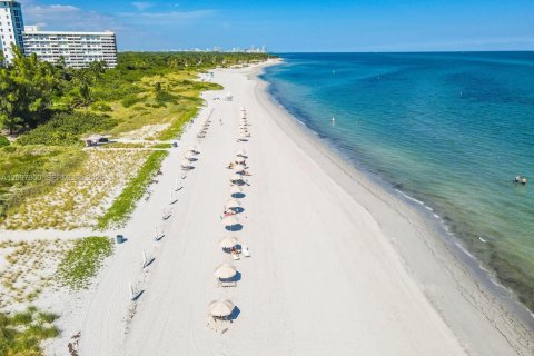 Copropriété à louer à Key Biscayne, Floride: 2 chambres, 148.64 m2 № 2389764 - photo 30
