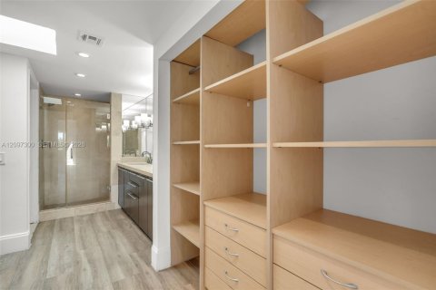 Copropriété à louer à Key Biscayne, Floride: 2 chambres, 148.64 m2 № 2389764 - photo 18