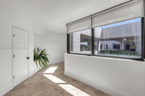 Copropriété à louer à Key Biscayne, Floride: 2 chambres, 148.64 m2 № 2389764 - photo 5