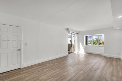 Copropriété à louer à Key Biscayne, Floride: 2 chambres, 148.64 m2 № 2389764 - photo 16