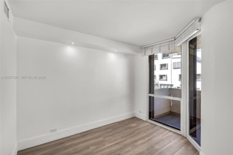 Copropriété à louer à Key Biscayne, Floride: 2 chambres, 148.64 m2 № 2389764 - photo 13