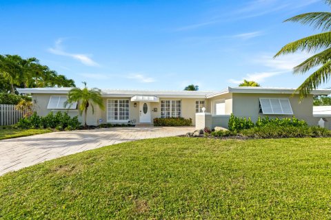 House in Fort Lauderdale, Florida 3 bedrooms, 151.43 sq.m. № 2182888