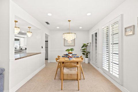 House in Fort Lauderdale, Florida 3 bedrooms, 151.43 sq.m. № 2182888 - photo 8