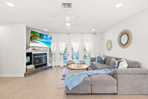 House in Fort Lauderdale, Florida 3 bedrooms, 151.43 sq.m. № 2182888 - photo 7