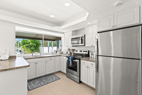 House in Fort Lauderdale, Florida 3 bedrooms, 151.43 sq.m. № 2182888 - photo 15
