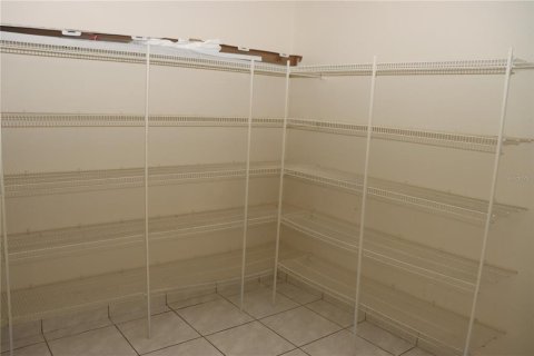 Villa ou maison à louer à Kissimmee, Floride: 3 chambres, 211.72 m2 № 2415354 - photo 8