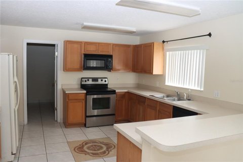 Villa ou maison à louer à Kissimmee, Floride: 3 chambres, 211.72 m2 № 2415354 - photo 6