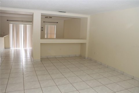 Villa ou maison à louer à Kissimmee, Floride: 3 chambres, 211.72 m2 № 2415354 - photo 4