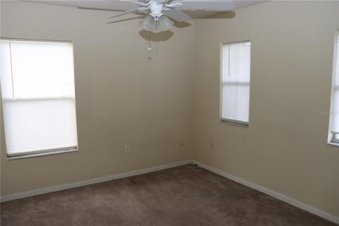 Villa ou maison à louer à Kissimmee, Floride: 3 chambres, 211.72 m2 № 2415354 - photo 12