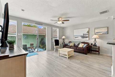 Touwnhouse à vendre à New Port Richey, Floride: 3 chambres, 142.14 m2 № 2390815 - photo 13
