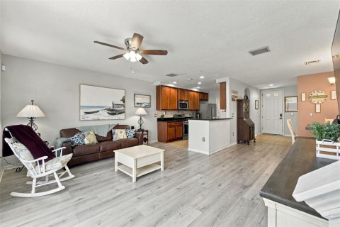 Touwnhouse à vendre à New Port Richey, Floride: 3 chambres, 142.14 m2 № 2390815 - photo 16