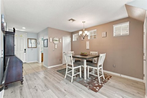 Touwnhouse à vendre à New Port Richey, Floride: 3 chambres, 142.14 m2 № 2390815 - photo 11